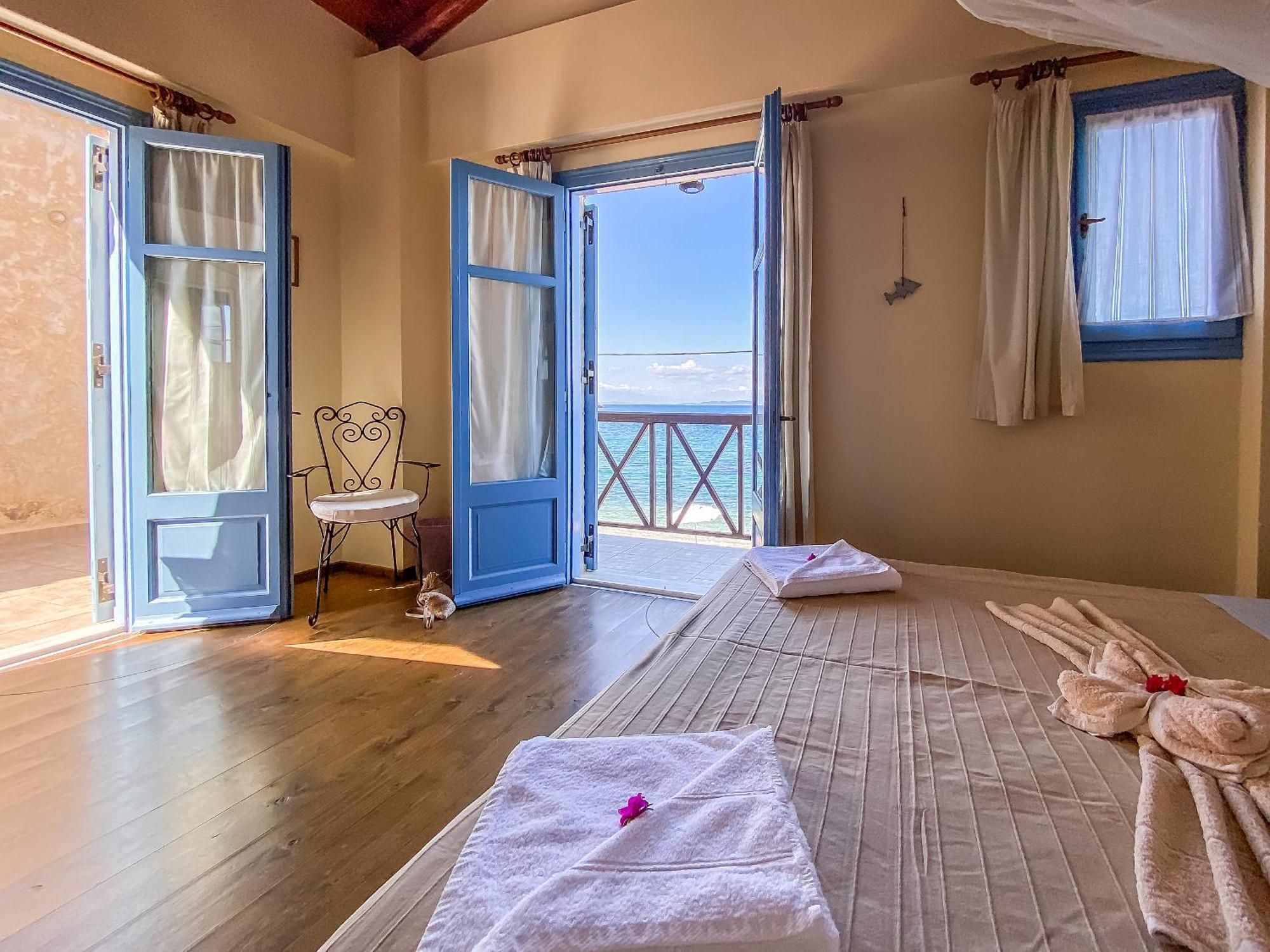 Kyparissis Beach Houses Skala Mistegnon Екстериор снимка